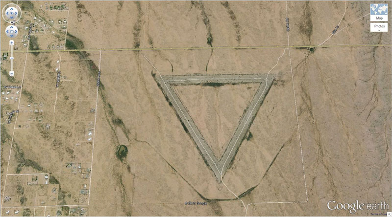 Giant Triangle 33.747252, -112.633853 Wittmann, Arizona, USA